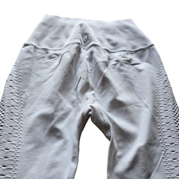 ALO Yoga Pants - ✨ALO YOGA High Waist‎ Legging Cropped White Size XS